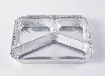 What properties does a wrinkled aluminum foil food container have that make it suitable as a food container?