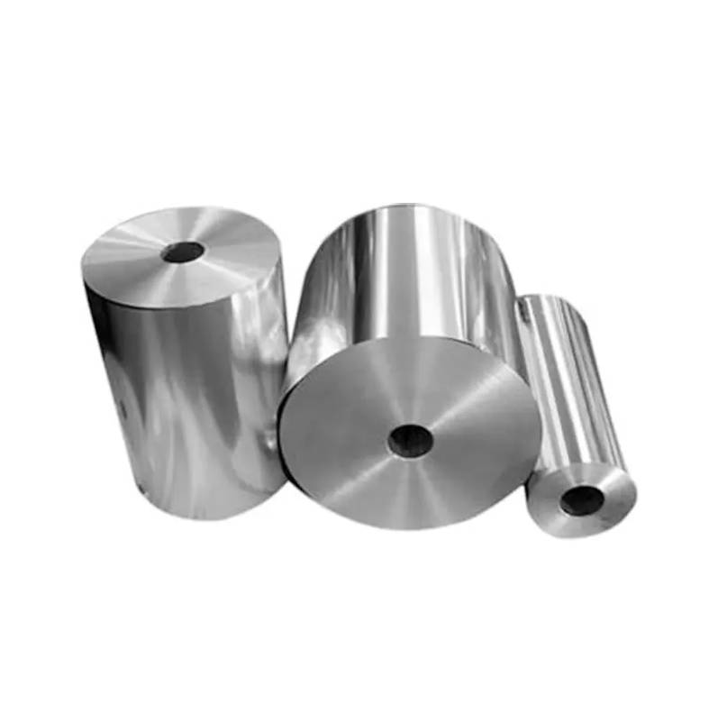 What are the unique characteristics of aluminum foil in protecting food?