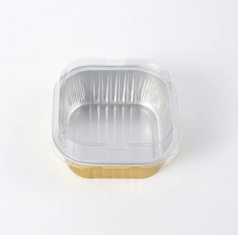 How is the wrinkle-proof design of Square Wrinkle-Free Aluminum Foil Food Container realized during the production process, and what impact does it have on the use of the container?