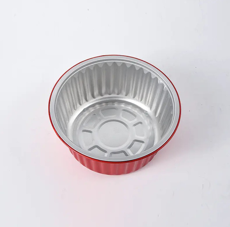 In the food packaging industry, what are the significant advantages of Round Wrinkle-Free Aluminum Foil Food Container compared to containers made of other materials?